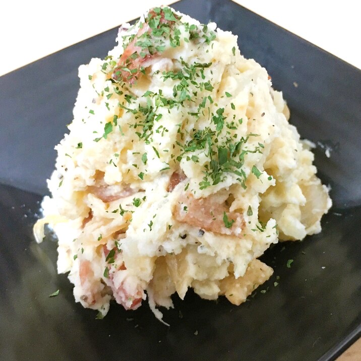 お酒が無限に飲める!ガーリックポテトサラダ
